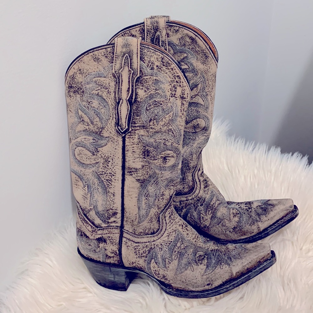 Dan post original made in Mexico size 7 light beige and turquoise